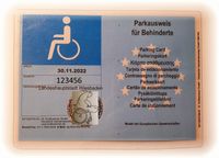Foto von einem Parkausweis für Menschen mit Behinderungen.